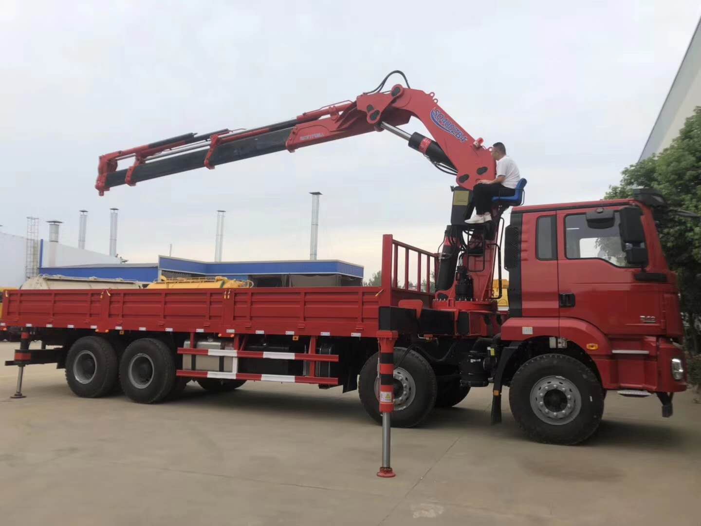 连云港地区20吨前四后八随车吊市场价格分析与参考